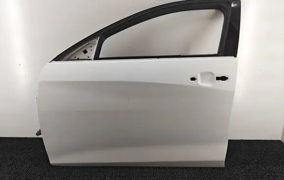 Chevrolet Malibu Front door 