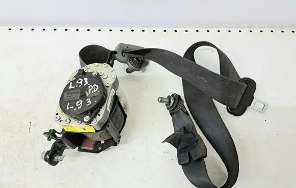 Honda CR-V Front seatbelt