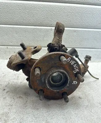 Toyota Avensis T250 Front wheel hub 8954202040