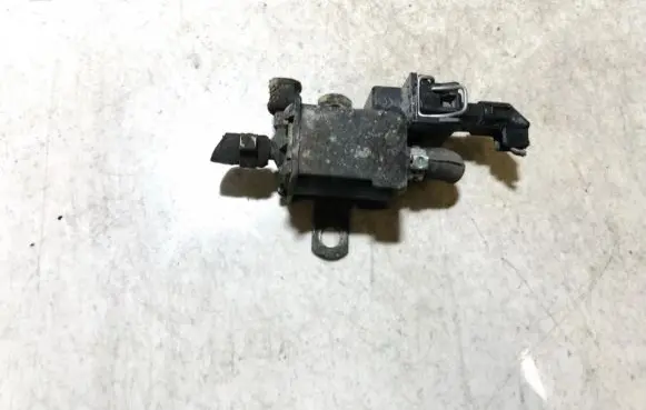 Volkswagen Polo III 6N 6N2 6NF Turbo solenoid valve