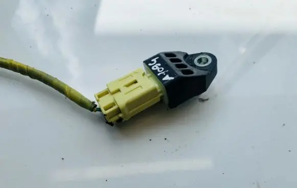 Subaru Legacy Airbag deployment crash/impact sensor 98237ag000