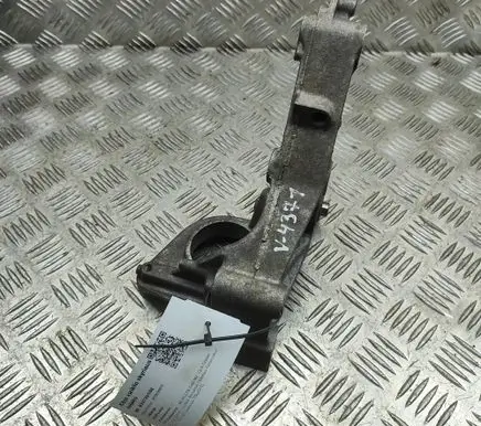 Mercedes-Benz CLA C118 X118 Gearbox mounting bracket A2822232600