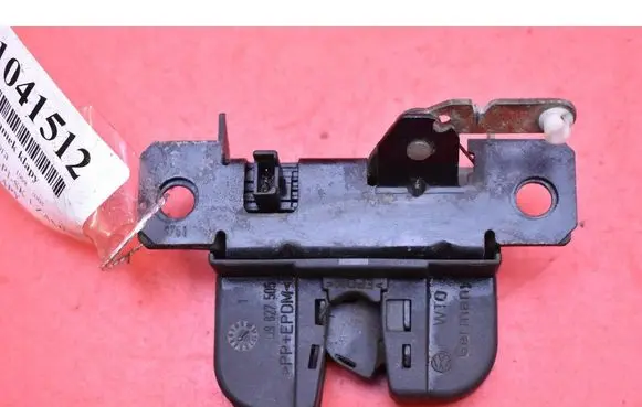 Volkswagen Bora Tailgate/trunk/boot lock/catch/latch 1J9827505