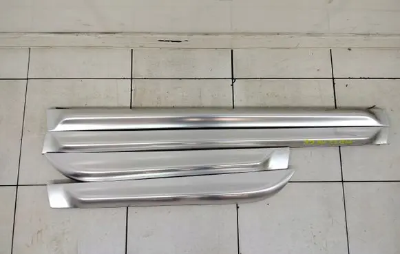 Audi A6 S6 C6 4F Front door trim (molding)