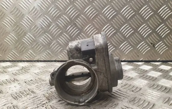 Volkswagen Touran I Throttle valve 038128063M