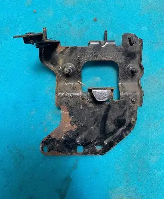 Land Rover Range Rover Sport L494 A/C compressor mount bracket HX7312A610DB