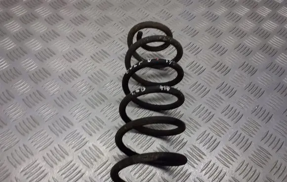 Volkswagen Golf V Rear coil spring