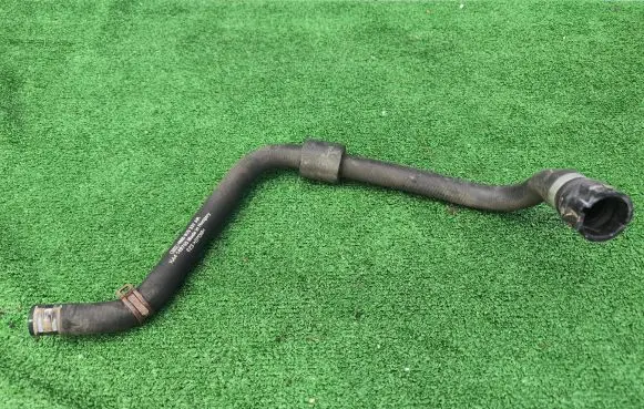 Audi Q7 4M Engine coolant pipe/hose 4M0819337AR