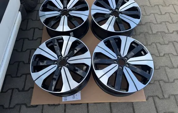 Volvo XC40 R19 alloy rim 32143628 9513 9913