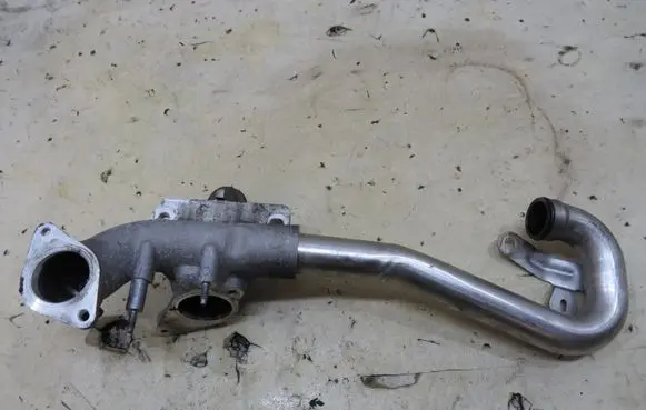 Nissan Qashqai EGR valve line/pipe/hose 170741B