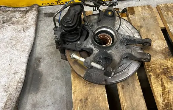 Jaguar F-Type Rear wheel hub spindle/knuckle EX535A970AC