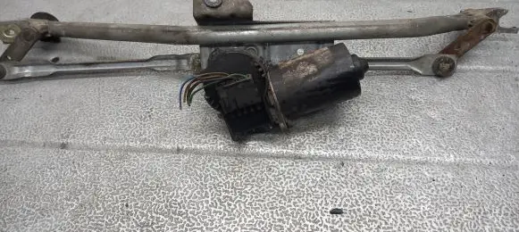 Volkswagen PASSAT B5 Front wiper linkage 