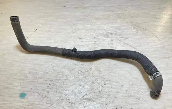 Nissan Leaf II (ZE1) Engine coolant pipe/hose