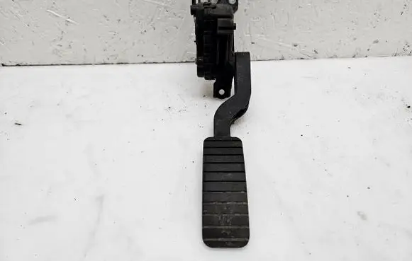 Renault Laguna II Accelerator throttle pedal 8200002905 6PV00811902