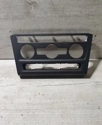 Volkswagen Touran III Other interior part 5TB863042E