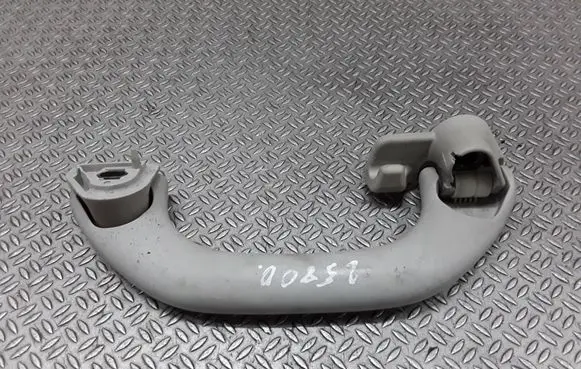 Volkswagen Touran I Rear interior roof grab handle