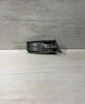 Front bumper mounting bracket