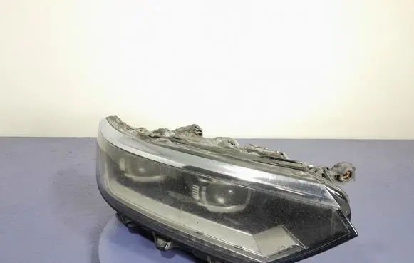 Volkswagen PASSAT CC Headlight/headlamp 
