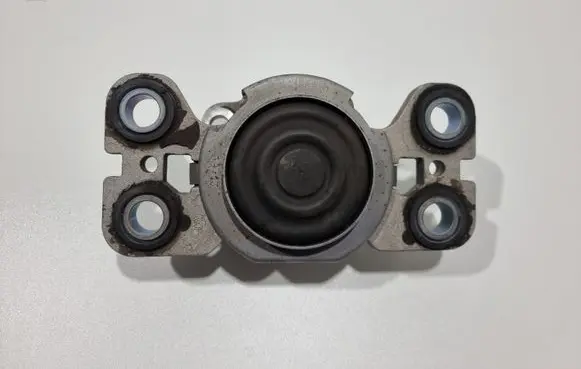 Volvo V60 Engine mount bracket 31316875 3131687502