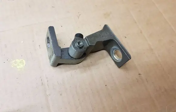 Volkswagen Golf VII Front door upper hinge 8K0831401P A046574