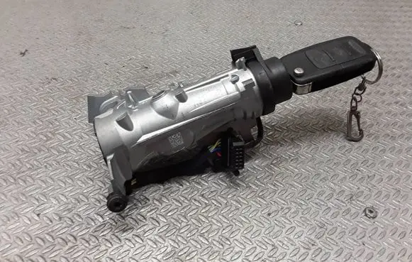Volkswagen Golf V Ignition lock 1K0905851