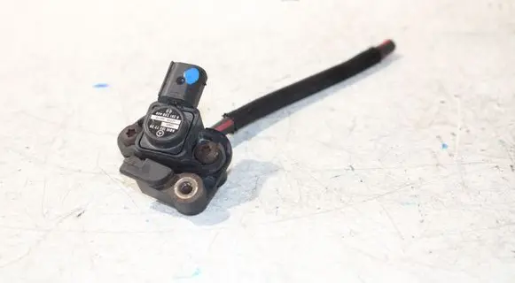 Mercedes-Benz Sprinter W906 Air pressure sensor A0101537228