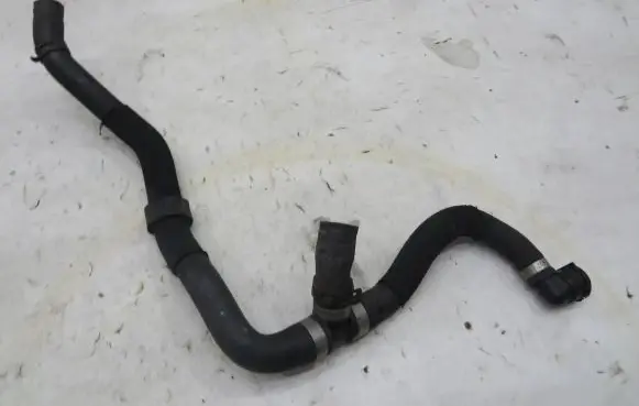 Mercedes-Benz C W204 Engine coolant pipe/hose