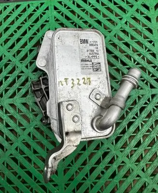 BMW X5 G05 Engine oil radiator 8580419