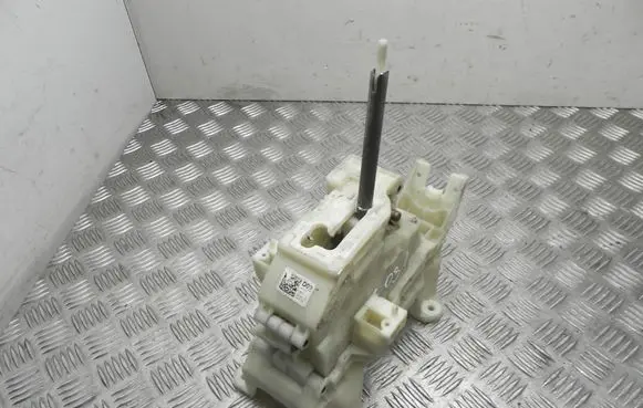 Hyundai Kona I Gear shifter/selector 46700J9200