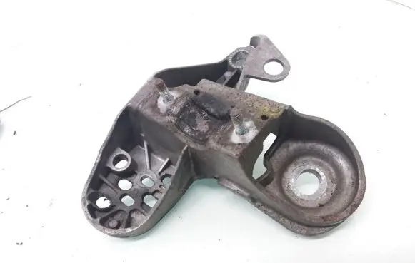Audi A6 S6 C5 4B Engine mounting bracket 8E0199351A