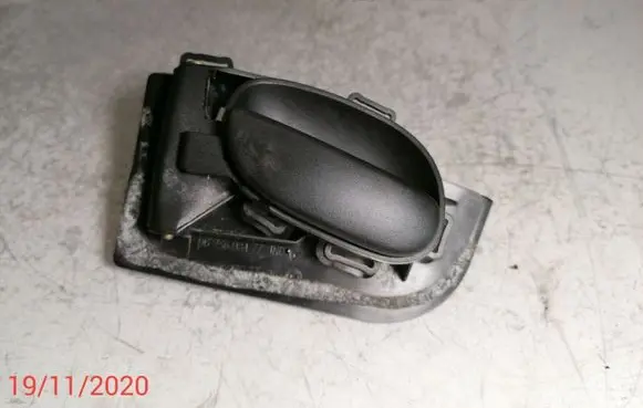 Peugeot 206 Front door interior handle 9623698477