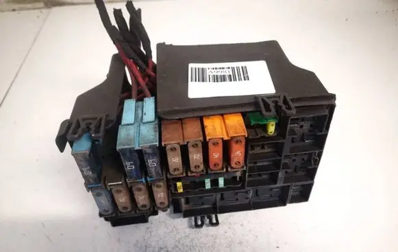 Renault Laguna II Fuse box set 8200623934