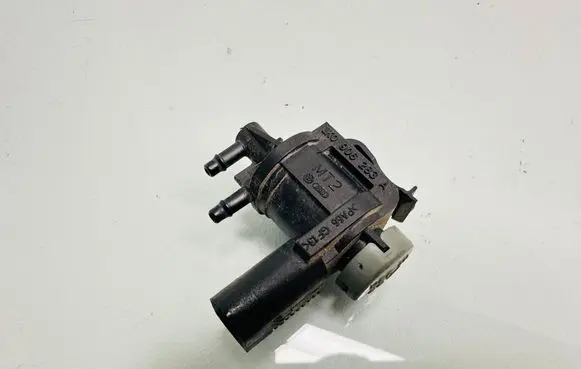 Audi Q5 SQ5 8R Turbo solenoid valve 1K0906283A