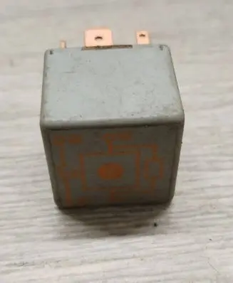 Audi 80 90 S2 B4 Other relay 443951253