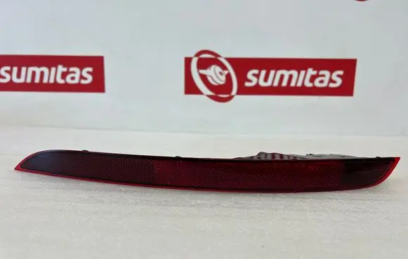 Porsche Cayenne (9Y0 9Y3) Rear tail light reflector 9Y0945725A 20620101
