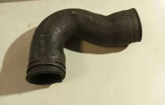 Skoda Octavia Mk1 (1U) Air intake hose/pipe 1J0145838B