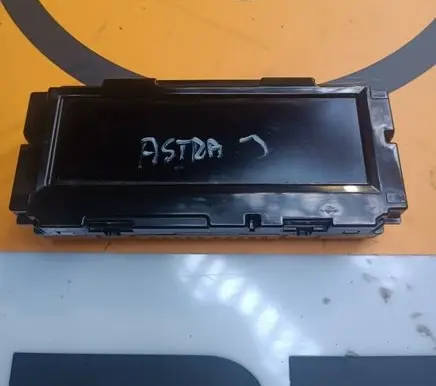 Opel Astra J Radio/GPS head unit trim 13267984
