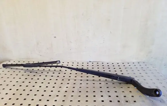 Nissan Qashqai Front wiper blade arm 80017917A