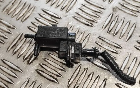 Volvo XC60 Turbo solenoid valve 72224010