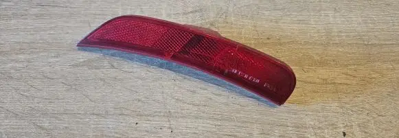 Chrysler Pacifica Rear tail light reflector 68229425AA