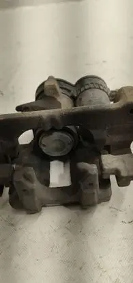 Subaru Outback (BS) Rear brake caliper