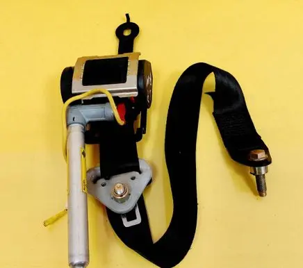 Nissan Primera Front seatbelt 0416134