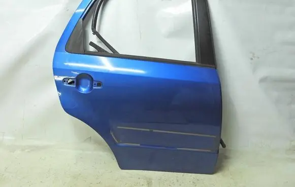 Suzuki SX4 Rear door