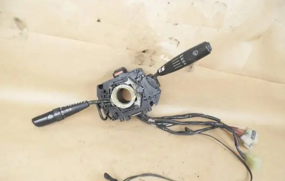 Subaru Impreza I Wiper turn signal indicator stalk/switch 83111AA140 178132