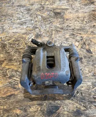 Mercedes-Benz B W245 Rear brake caliper K135 06873B