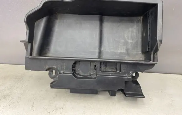 BMW 5 E60 E61 Battery box tray cover/lid 7068949 52850610