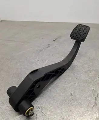 Opel Astra H Clutch pedal 9010883