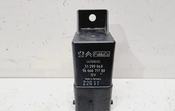 Volvo V40 Glow plug pre-heat relay 31312227 9666671780