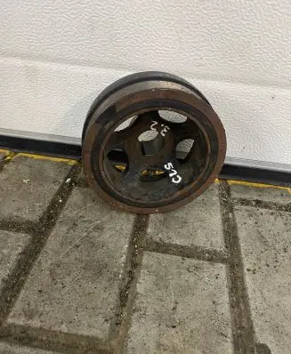 Mercedes-Benz CLS C219 Crankshaft pulley A6420300003 E1407