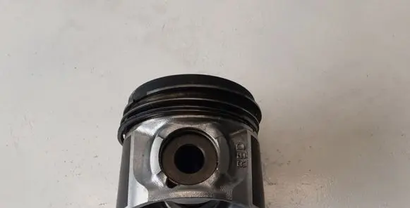 Piston